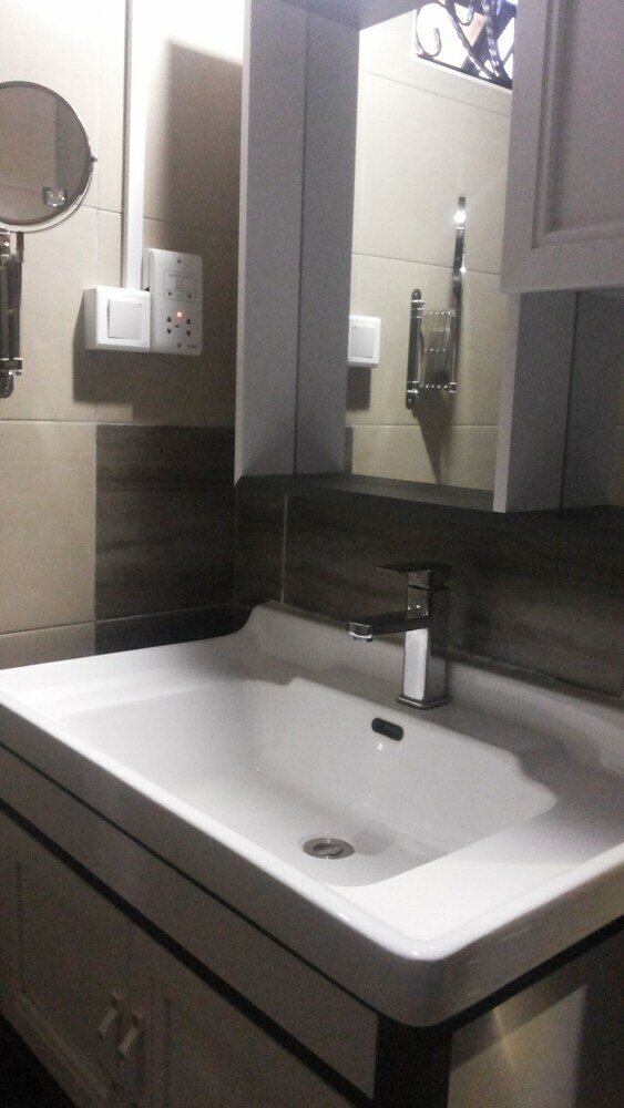 Hotel Pent House Inn Namugongo