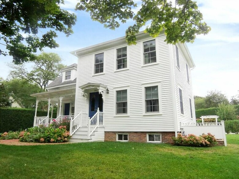 411 Stage Harbor Road - Six Bedroom House