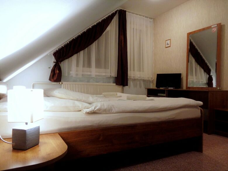 Hotel Penzi�n Tiberia