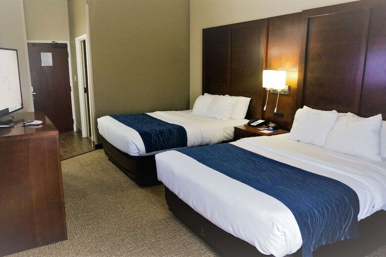Hotel Comfort Inn & Suites