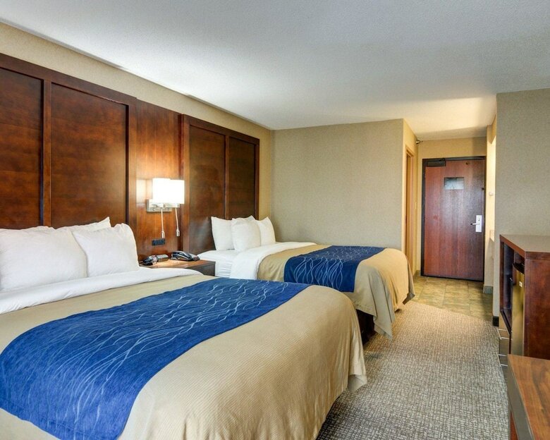 Hotel Comfort Inn & Suites
