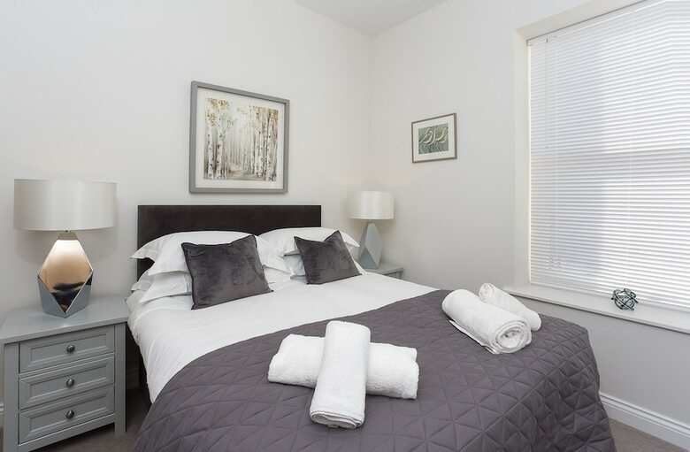 Saxon House Apartments