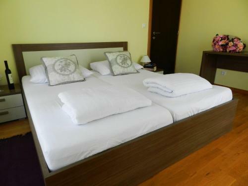 Apartments Smaragdna Villa