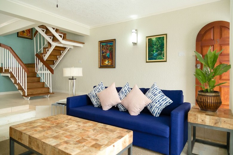 2 Bedroom Townhouse At Surbiton Square