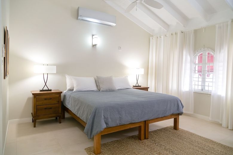 2 Bedroom Townhouse At Surbiton Square