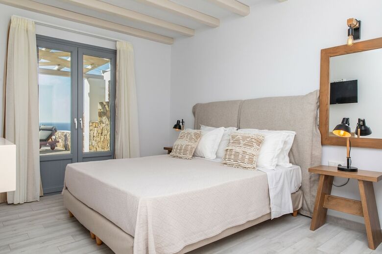 Hotel Mythology Naxos Villas & Suites
