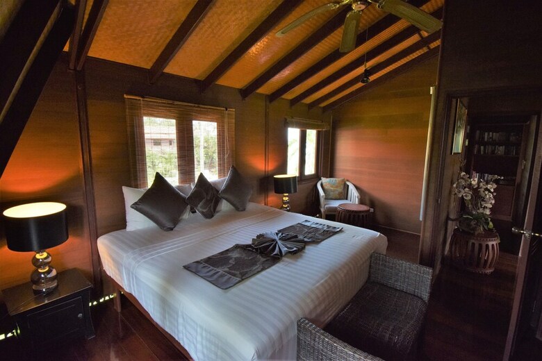 3 Bedroom Beach Front Villa With Private Pool (P3)