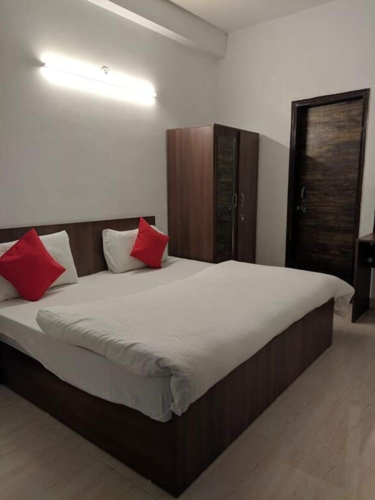 Adb Rooms Hotel Toravio