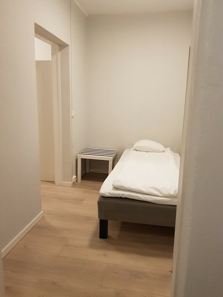 Hostal Stayplus Budgeted Rooms