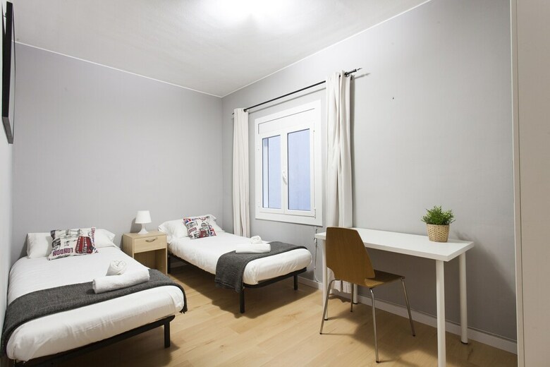 Ab Gaud� Avenue Apartment