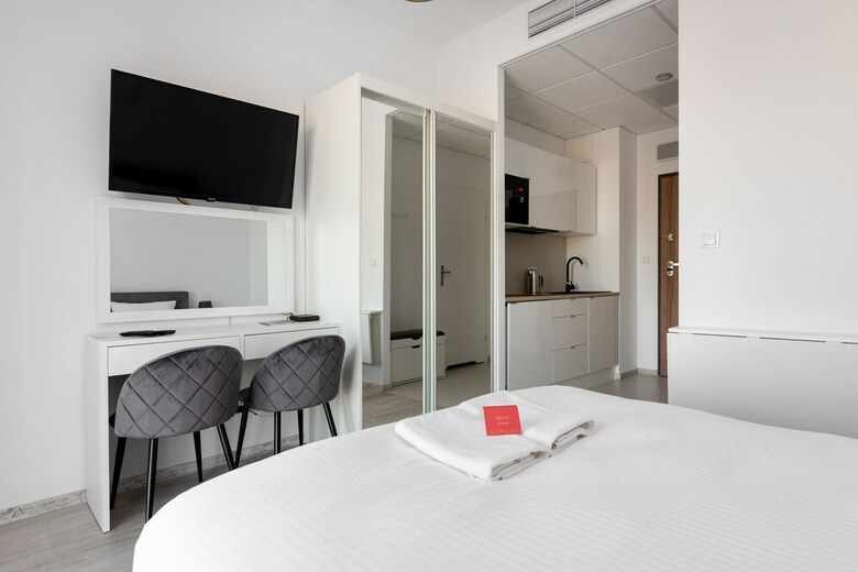 Apartamentos Wola Chic Grey Studio