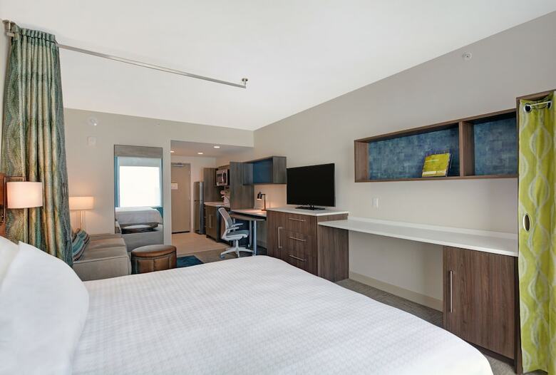 Hotel Home2 Suites By Hilton Des Moines At Drake University