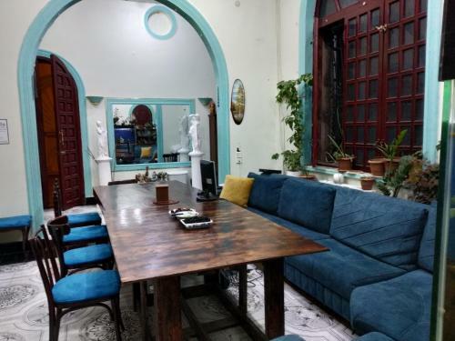 Hostal Flora Hostel