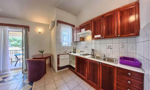 Apartments & Rooms Ruzmarin