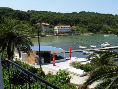 Bed & Breakfast Rooms Makaus