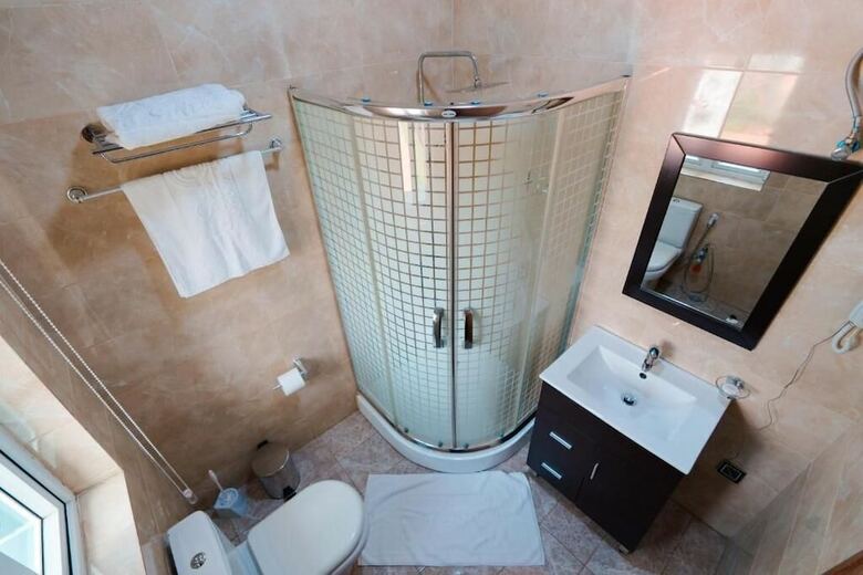 Hotel Phoenicia Suites