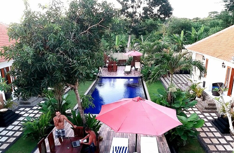 Hotel Adi Abian Villas
