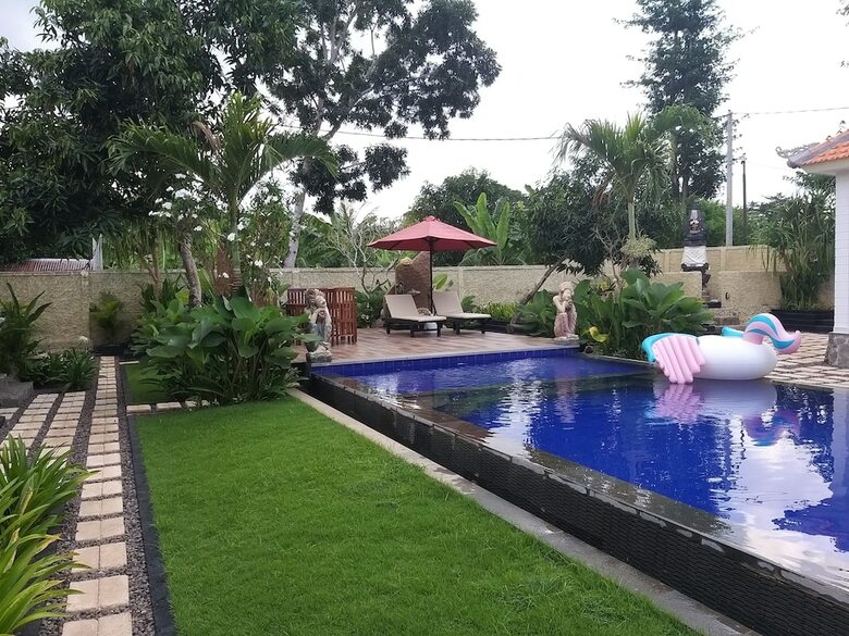 Hotel Adi Abian Villas
