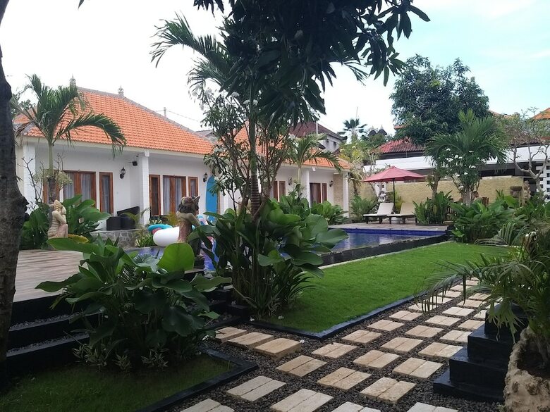 Hotel Adi Abian Villas