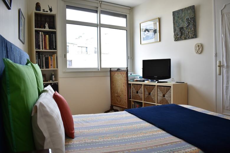 1 Bedroom Paris Apartment With Balcony View
