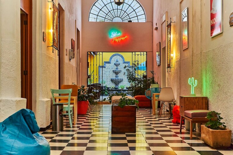 Hostal Blue Pepper Plaza