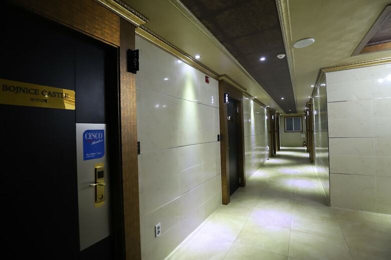 Gunsan Jnk Classic Hotel - Gray