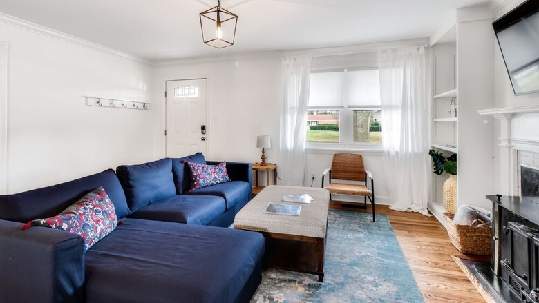 5 Bedroom, Belmeade Drive