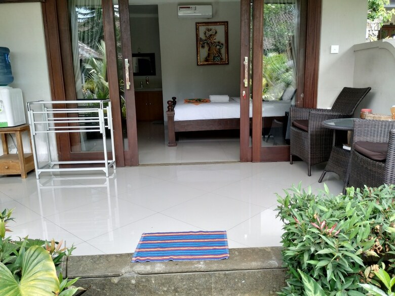Hotel Putu's Paradise Guesthouse