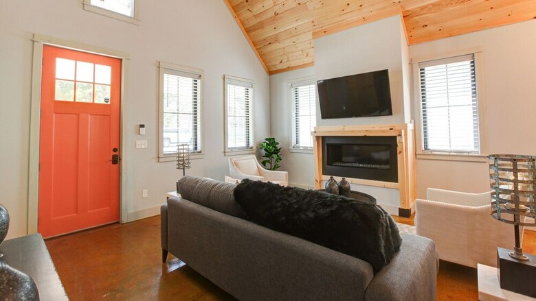 3 Bedroom, East 18th Street