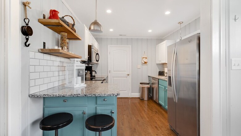 2 Bedroom, Mockingbird Lane