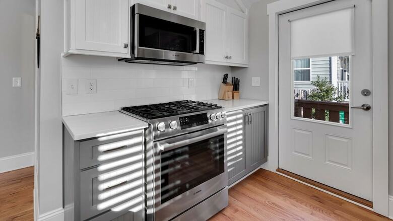 8 Bedroom, Harrill Street