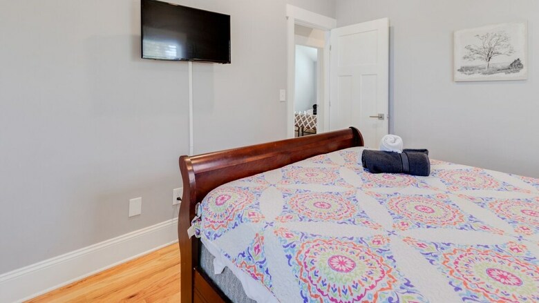 8 Bedroom, Harrill Street