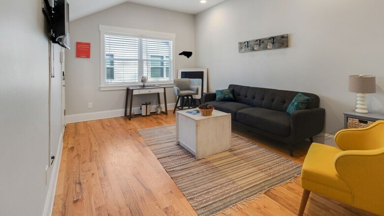 8 Bedroom, Harrill Street