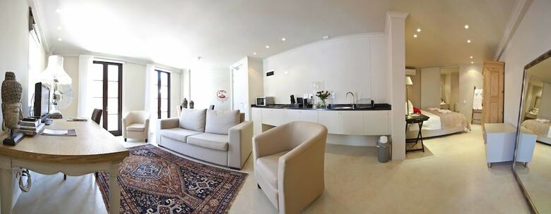 Rouge On Rose Boutique Hotel