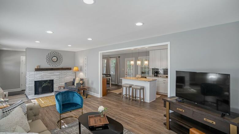 3 Bedroom, Tyvola Road