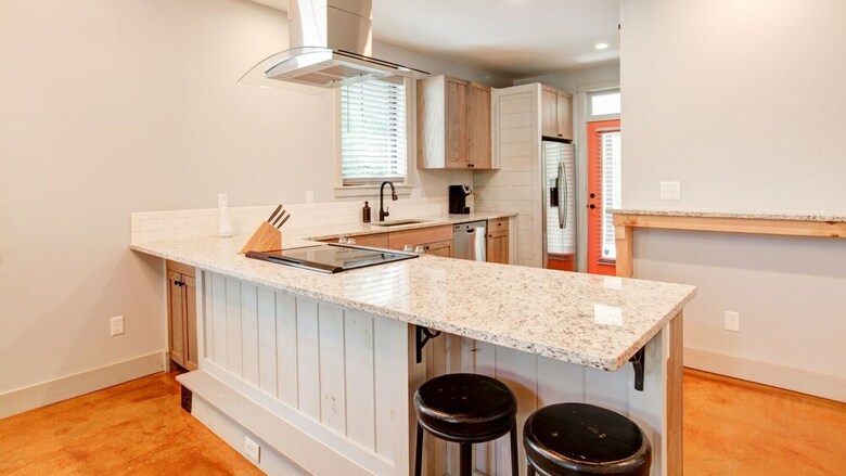 5 Bedroom, East 18th Street