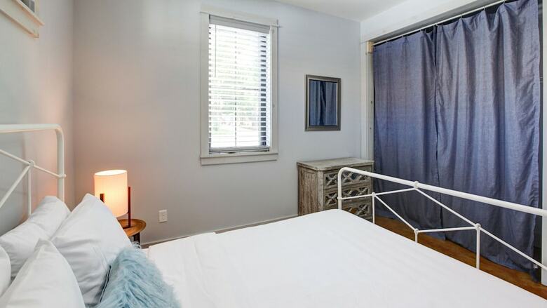 5 Bedroom, East 18th Street