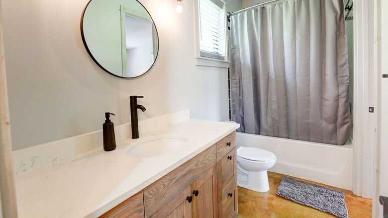 5 Bedroom, East 18th Street
