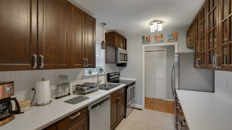 3 Bedroom, Victoria Avenue
