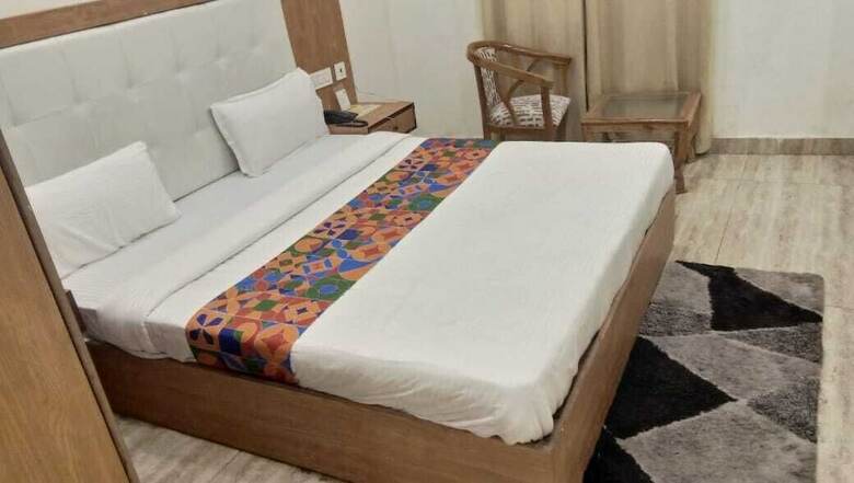 Hotel Lazeeno Classic