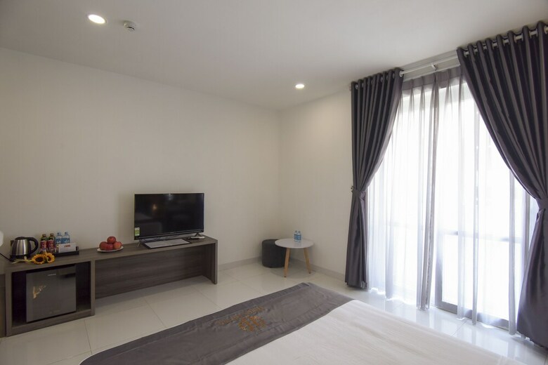 Hera Hotel