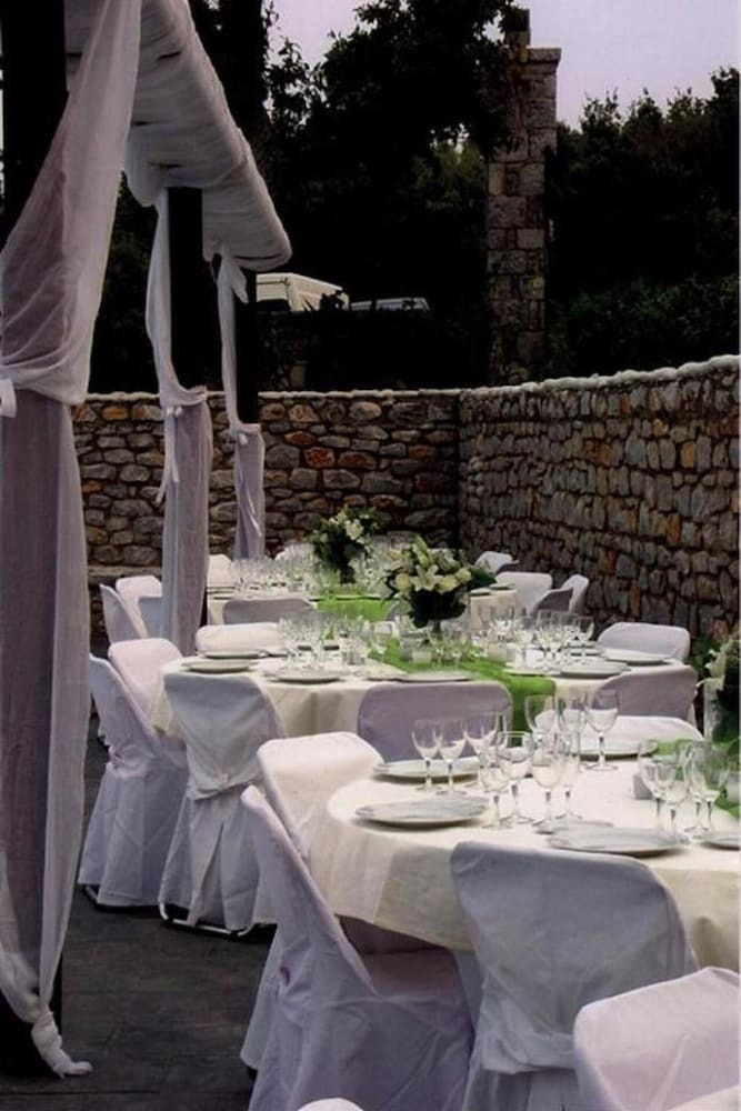 Hotel Lalloudes
