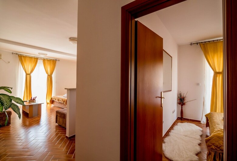 Bianca Apartments