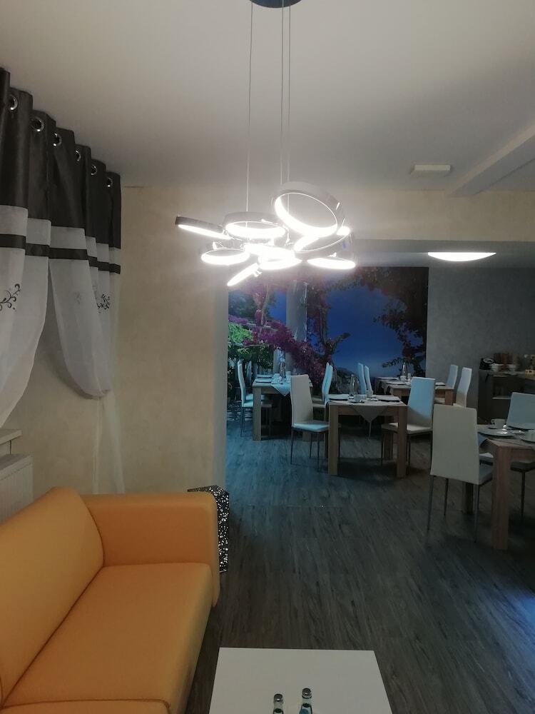 Hotel G�stehaus - Caf� Frank