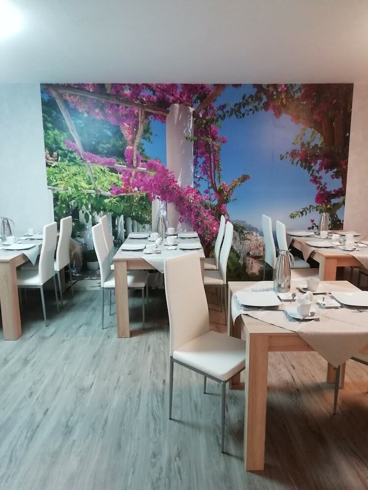 Hotel G�stehaus - Caf� Frank