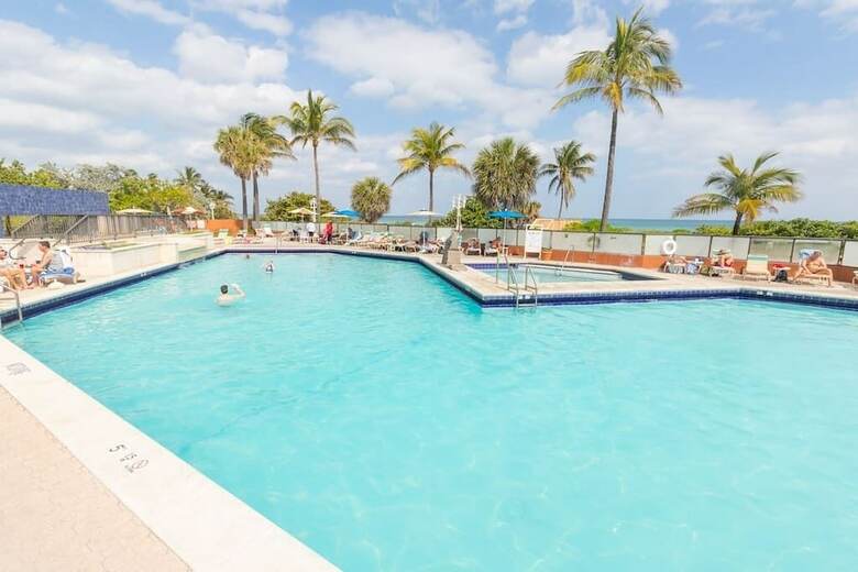 Apartamento 474 Partial Ocean View Studio Hollywood