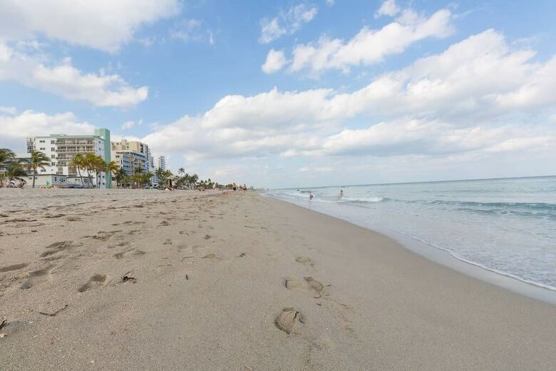 653 Apartment Hollywood Beach