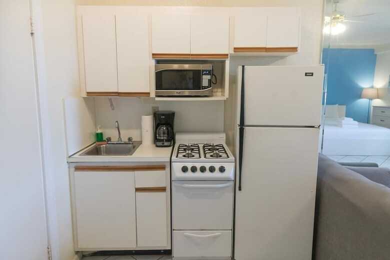 778 Studio Apartment Hollywood