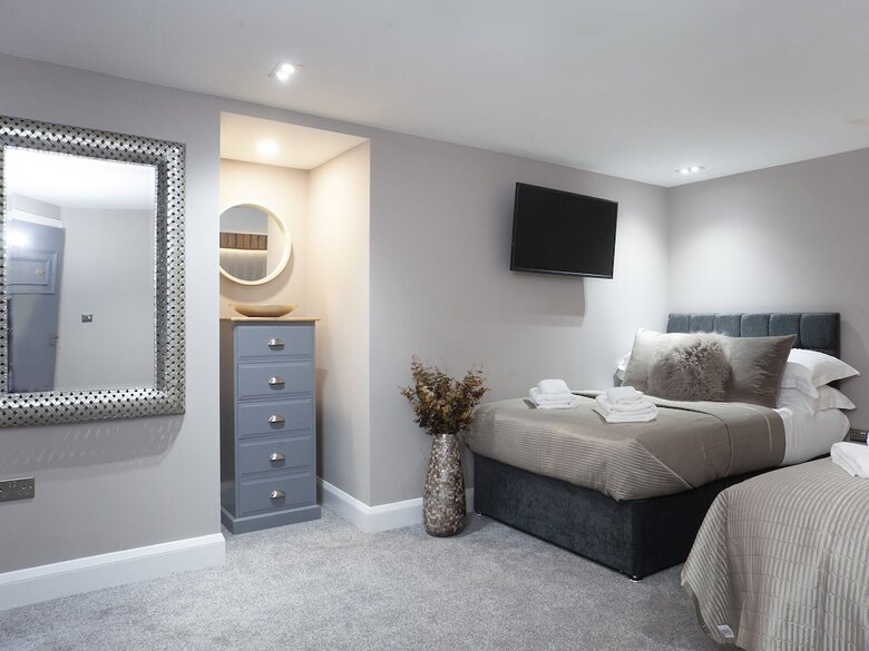 Priory House Apartments 1
