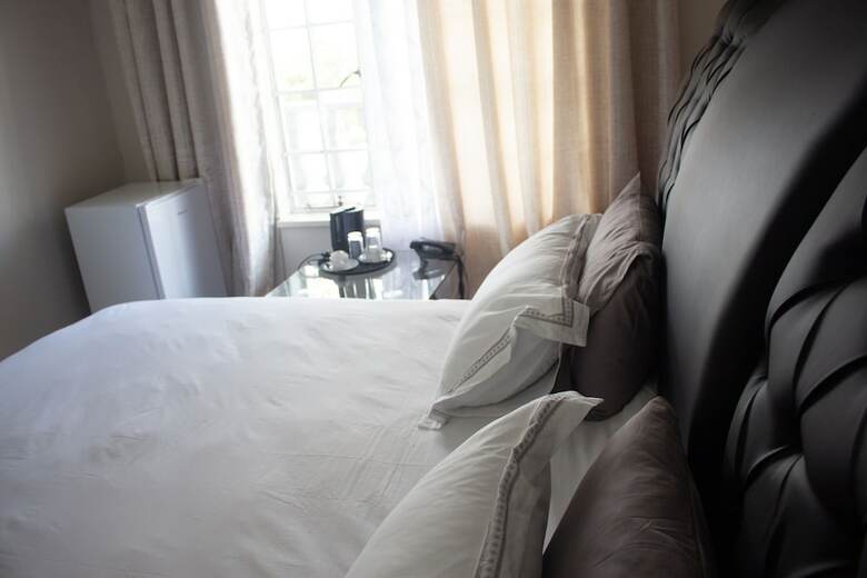 Bed & Breakfast Alicats Place Executive Lodge&conference